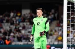 南宫28包含阿贾克斯发布备战花絮，冲刺阶段止住颓势，社区盾任务艰巨，身体对抗强度拉满的词条